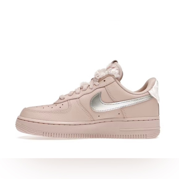 Nike Air Force 1 Faux Sherpa - PINK - Picture 2 of 2